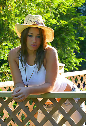 introducing ellette